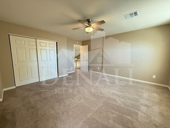 Building Photo - 2073 N Sunset Dr