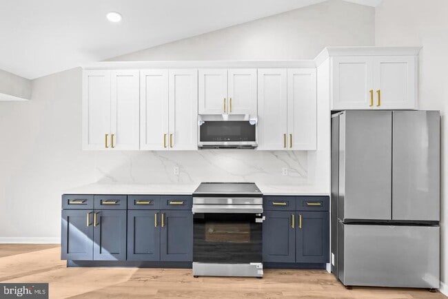 Building Photo - 10290 S Grant Ave