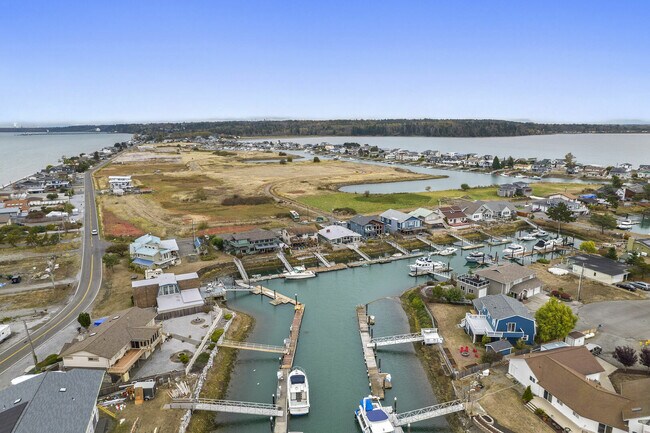 Building Photo - 4132 Matia Dr