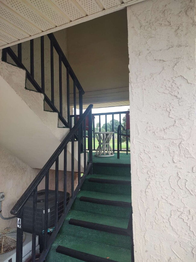 Building Photo - "$200 move in special! Charming 1-Bedroom Condo in a 55+ Community."