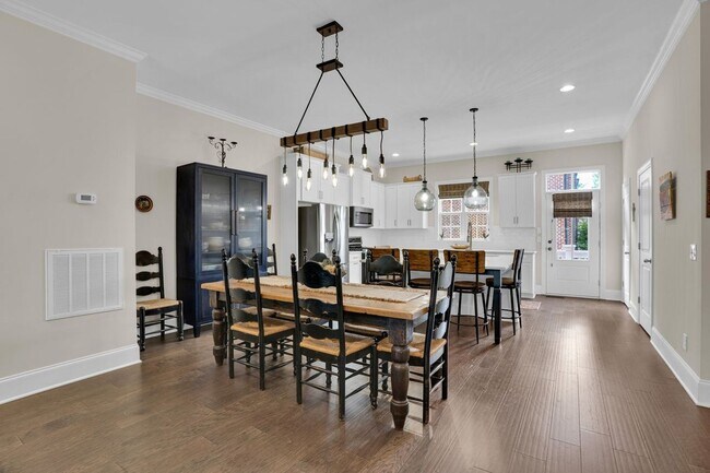 Building Photo - Bull Street District 3 Bedroom 3.5 Bath