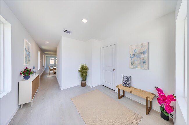 Building Photo - 3009 fantasy Terrace Dr