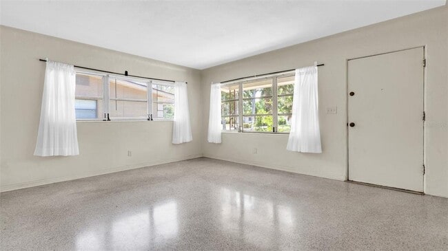 Building Photo - 1209 Alcazar Way S