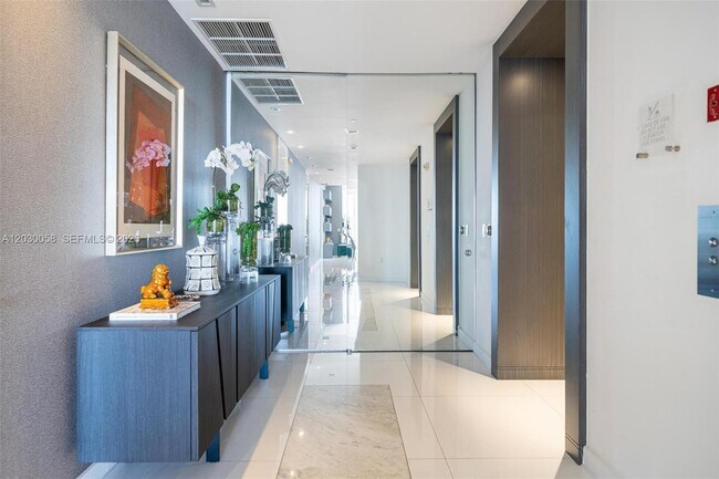 Building Photo - 1100 Biscayne Blvd