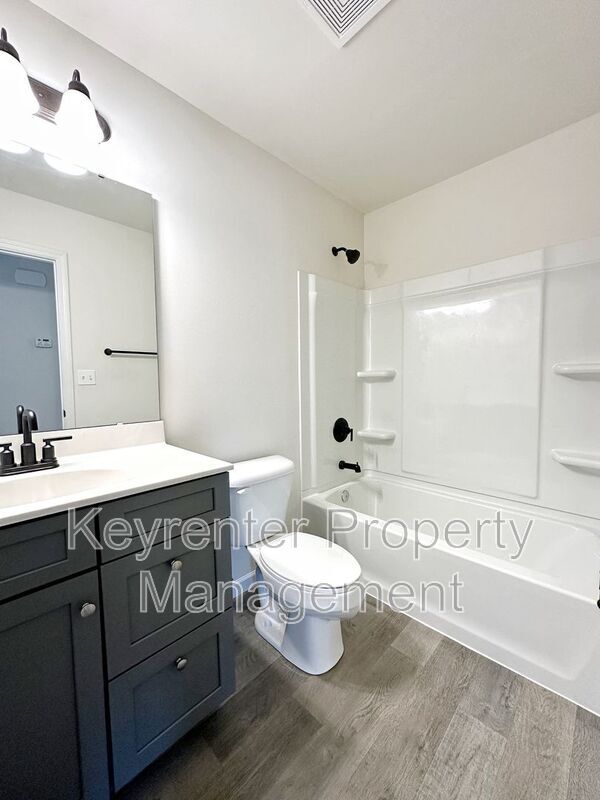 Building Photo - 350 Hammerstone Dr