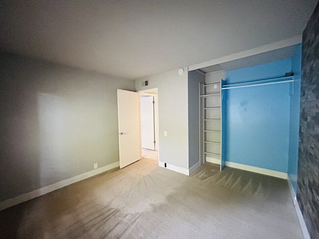 Building Photo - 134 Hartnell Pl