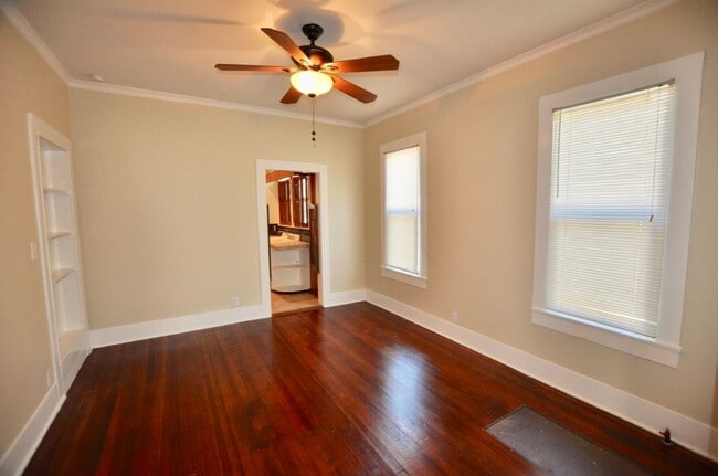 Building Photo - FOR LEASE! 3 BR - 1 BA - 1 Car Garage - 1,...