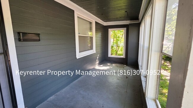 Building Photo - 3 Bed 1 Bath ready to rent!