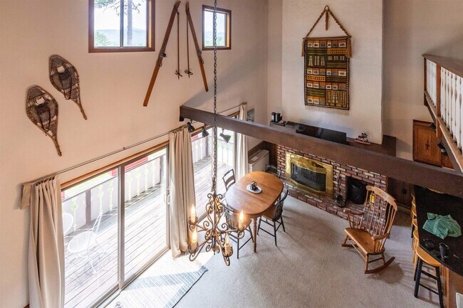 Building Photo - 18 Bunker Ln