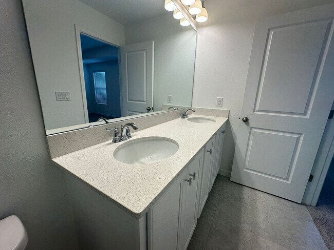 Building Photo - Stunning newly built 3/2.5 Town Home in St...