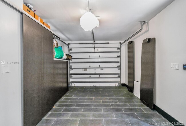 Building Photo - 2612 Key Largo Ln
