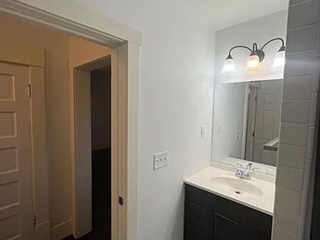 Building Photo - 317 E St Joseph St