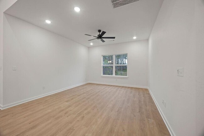 Building Photo - 40 Banff Dr