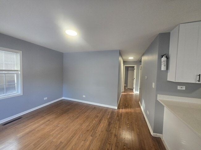 Building Photo - 22 N Lewis Ave