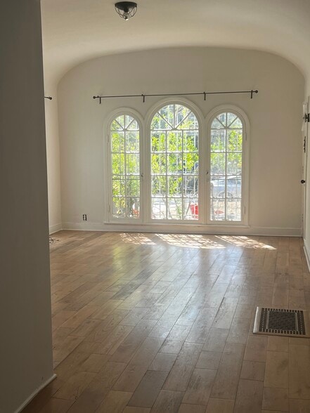 Building Photo - 1224 S Hudson Ave