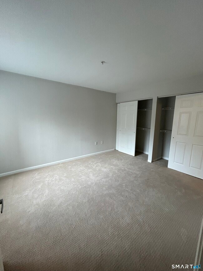 Building Photo - 138 Hollow Tree Ridge Rd