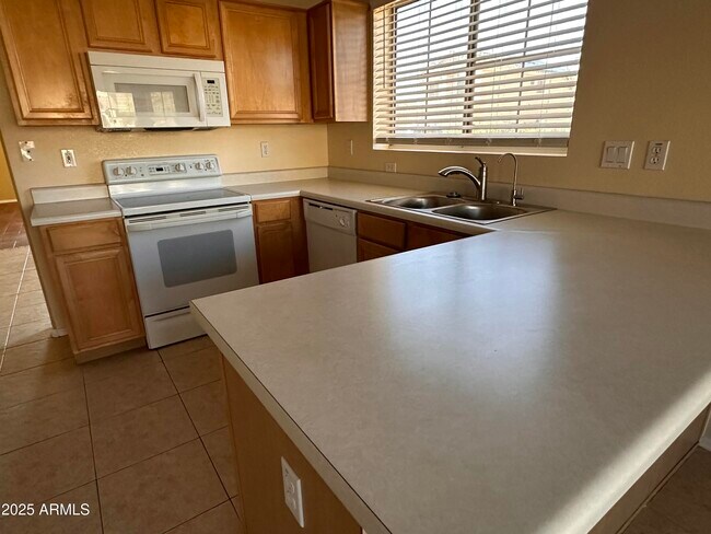 Building Photo - 25412 N 40th Ln