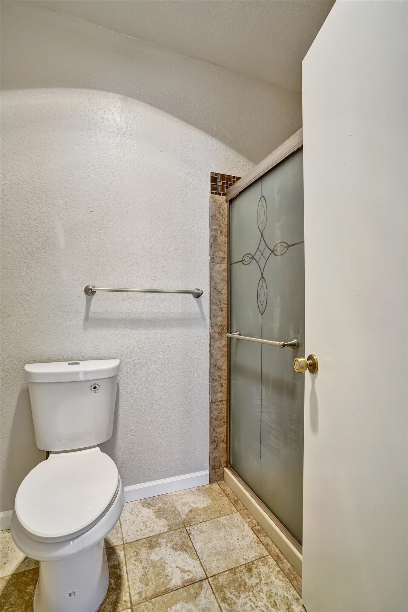 Building Photo - 3402 Pinewood Terrace