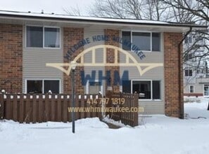 Building Photo - W170S7397 Parkland Dr