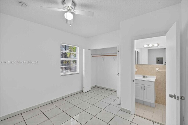 Building Photo - 1572 NW 2nd St