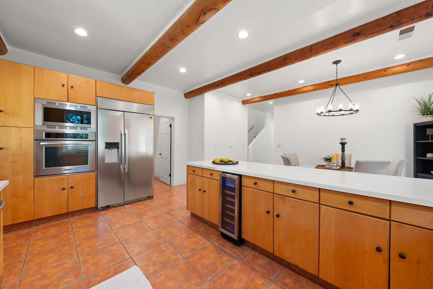 Building Photo - 25648 Timpangos Dr