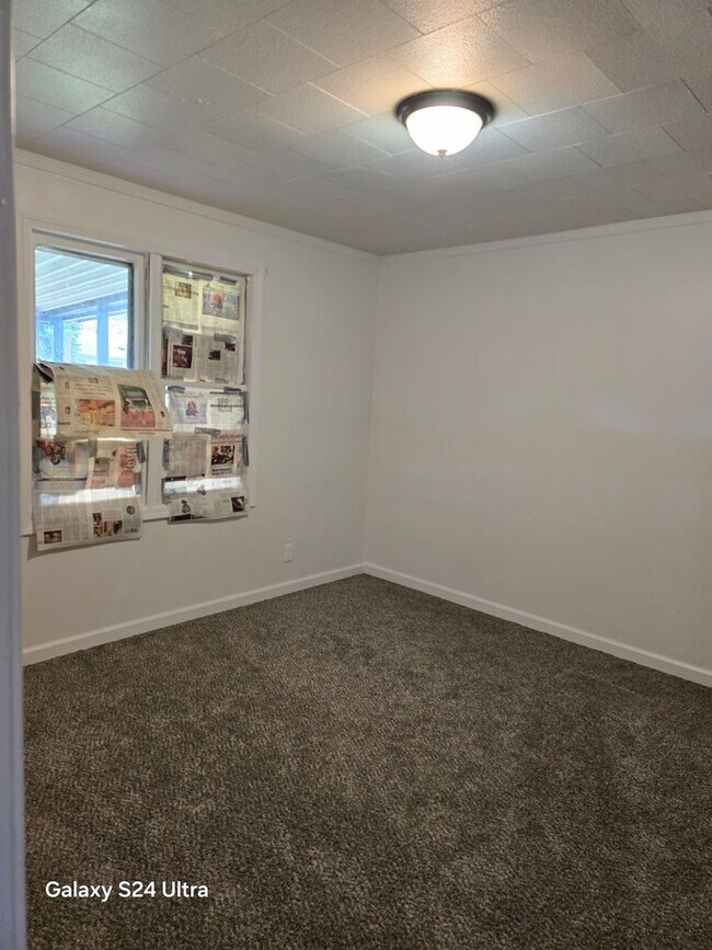 Building Photo - 1143 St Rose Ln
