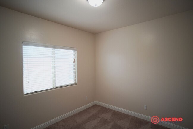 Building Photo - Remarkable 4 Bedroom Home With Office!