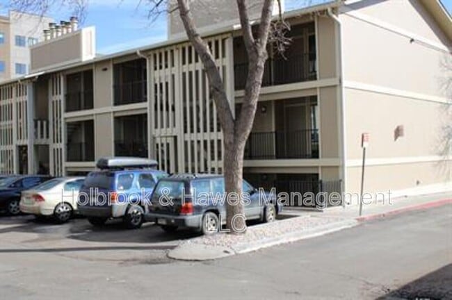 Building Photo - 1209 W Plum St