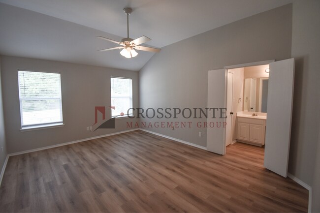 Building Photo - Available Now! Stunning 4 Bed 2 Bath Home in Flint, Tx! Whitehouse ISD!