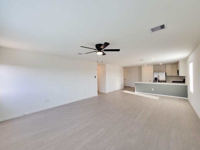 Building Photo - 15671 Plum Brk Dr