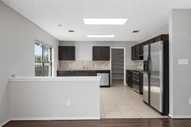 Building Photo - 7900 Rosenberry Dr