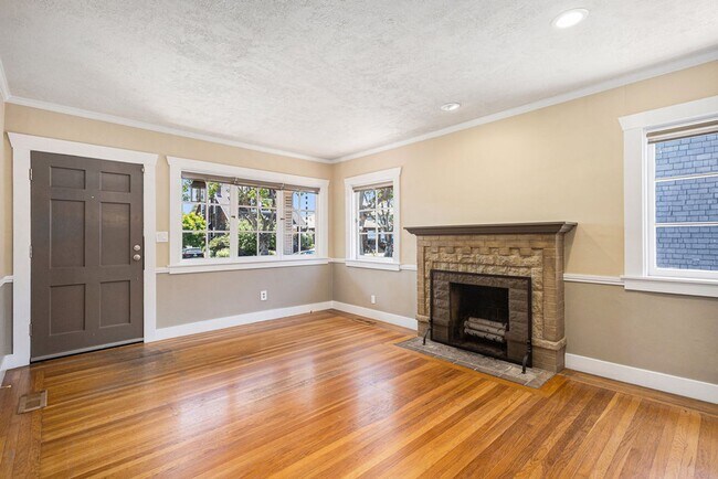 Building Photo - 3229 Central Ave