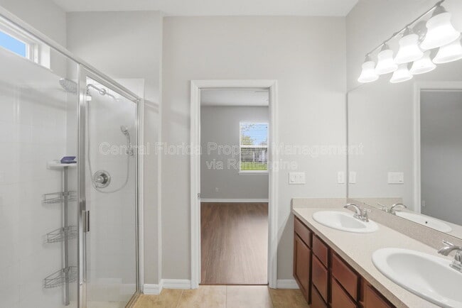 Building Photo - 2772 Mead Ave