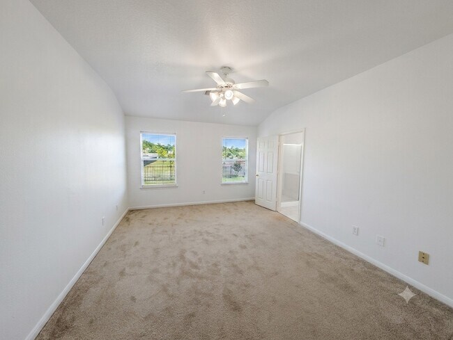 Building Photo - 21530 Falvel Lake Dr