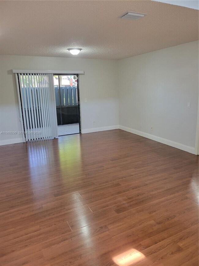 Building Photo - 3621 SW 69th Terrace