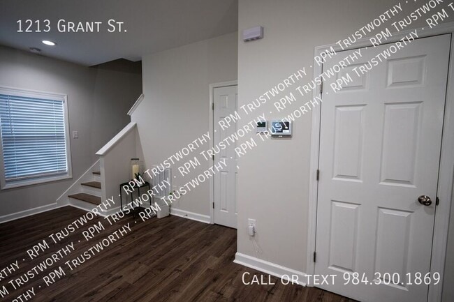 Building Photo - 1213 Grant St