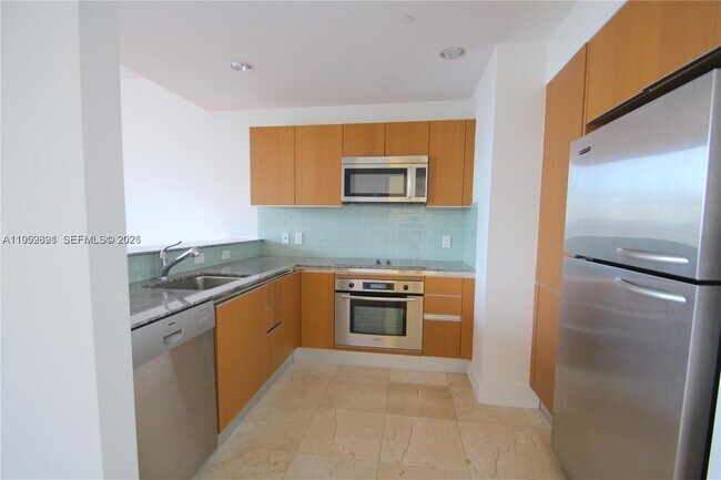 Building Photo - 1050 Brickell Ave