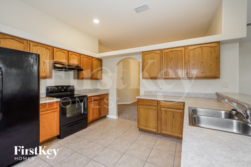 Building Photo - 4693 Huron Bay Cir