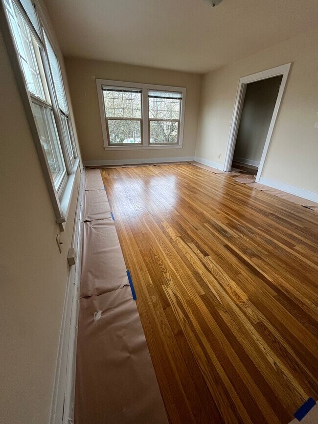 Interior Photo - Loch Kelden Apartments