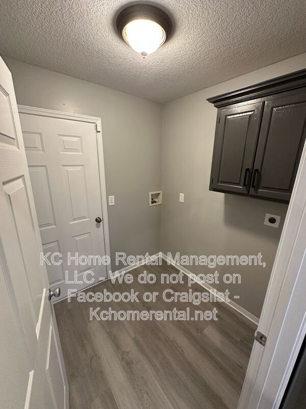 Building Photo - 1955 N 80th Ct