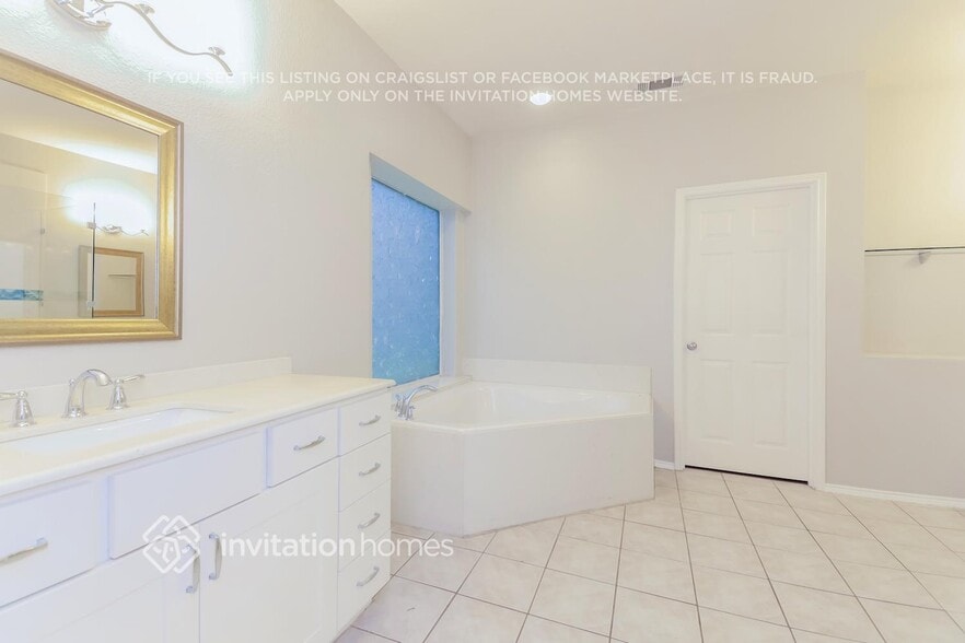 Building Photo - 1270 Stanford Dr