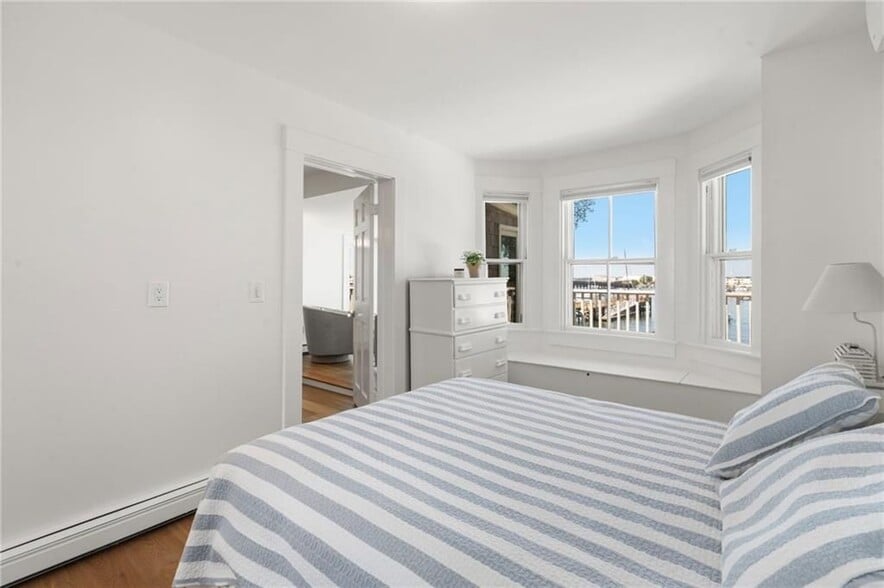 Building Photo - 58 Washington St