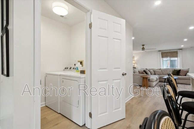 Building Photo - 630 Orangewood Dr