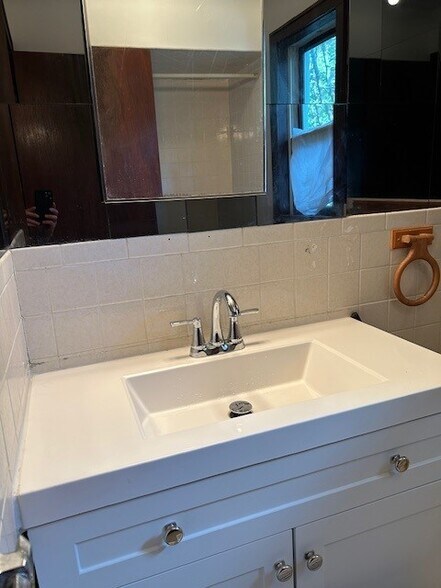 New Bathroom sink - 30 Cliff St