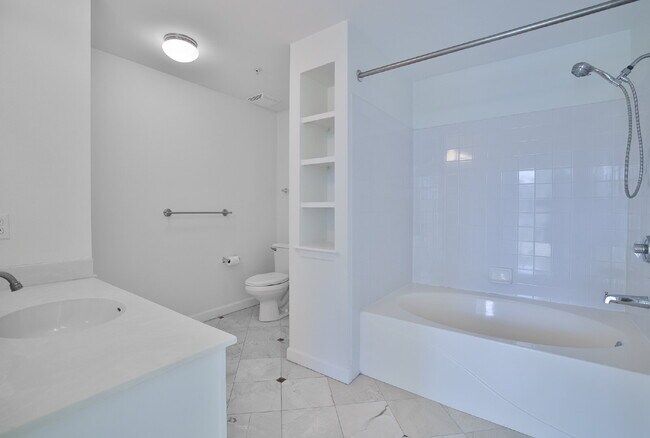 Building Photo - 345 Bayshore Blvd