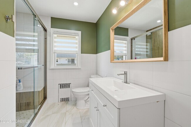 Building Photo - 227 Chatham Ave