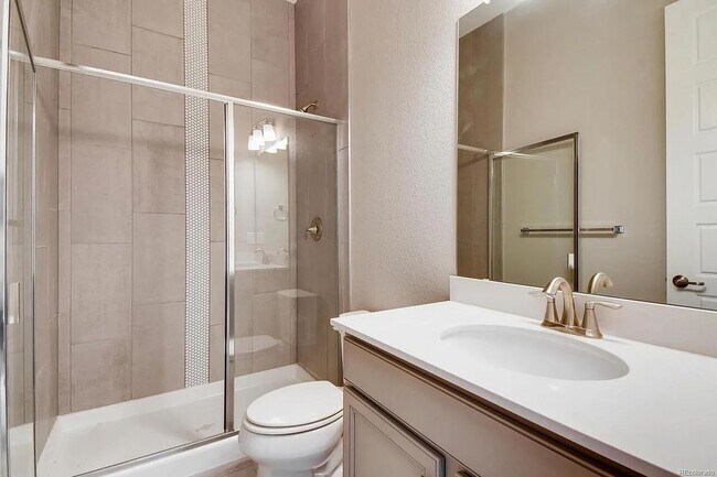Building Photo - High End 4 Bed 5 Bath House in the Anthem ...