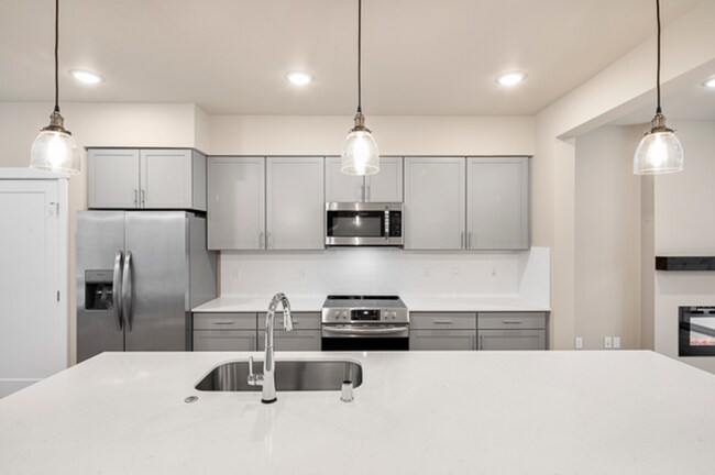 Building Photo - 6636 NE 188th Ct