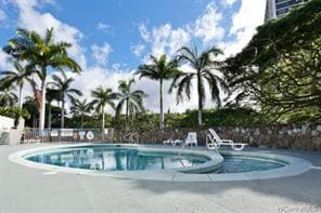 Building Photo - 98-1040 Moanalua Rd