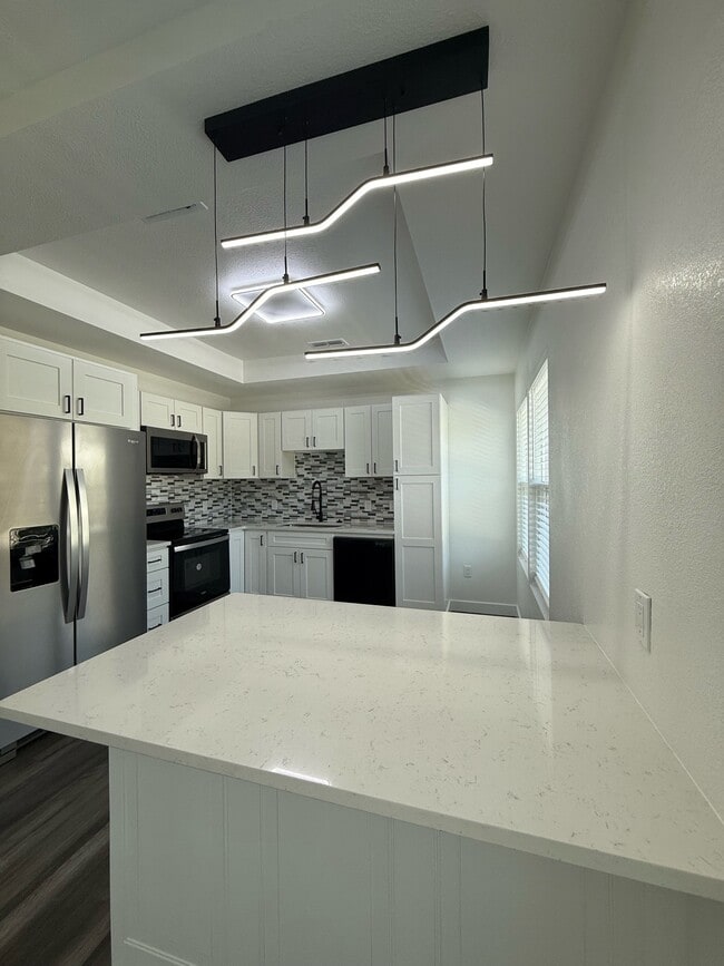 Building Photo - 823 Madison St